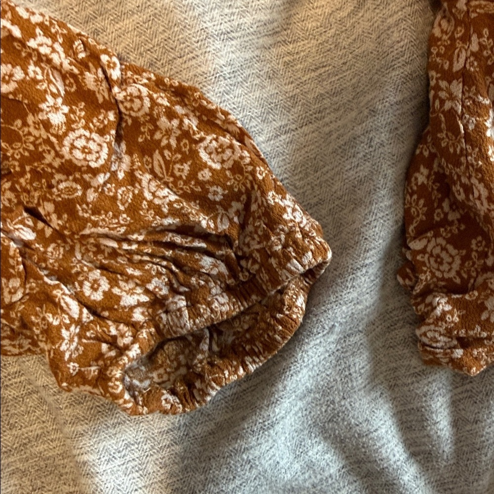 Sadie & Sage (Anthropologie) Floral Tie-Front Blouse – Size Small - Picture 5 of 5